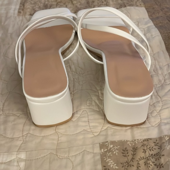 Never worn - Picture 4 of 4